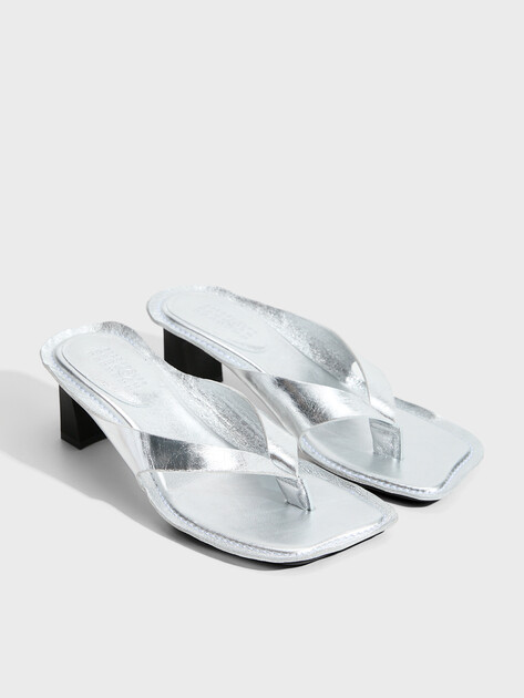 Женские мюли MM6 MAISON MARGIELA, Артикул S66WP0120, серебряный | 5008856. Ракурс 2