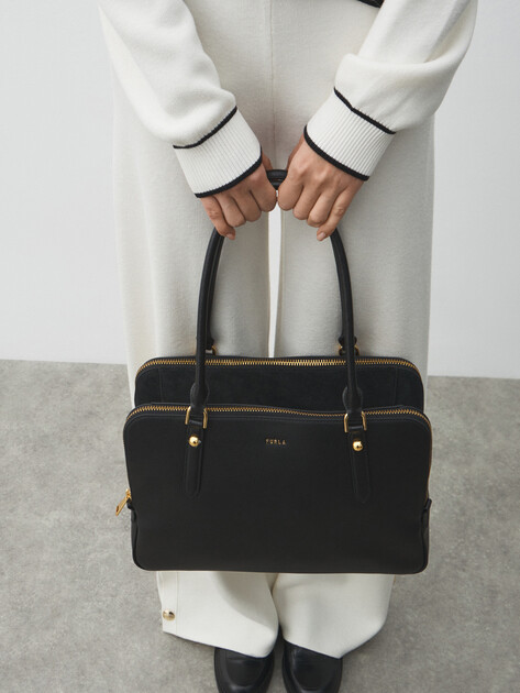 Женский тоут FURLA, Артикул FURLA GIULIA L BOSTON BAG, черный | 5009880. Ракурс 5