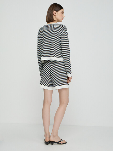 Женские шорты KARL LAGERFELD ikon striped knit shorts, Артикул B2W10102, черный | 5010908. Ракурс 4