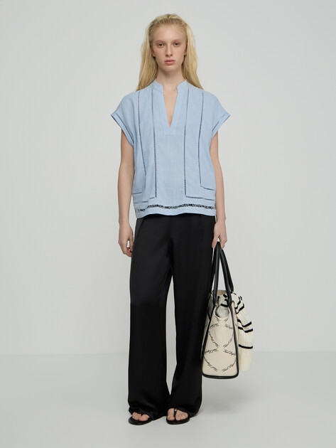 Женская блузка KARL LAGERFELD embroidery detail blouse, Артикул B2W11004, светло-голубой | 5010937. Ракурс 5