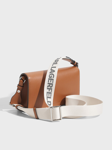 Женская сумка через плечо кросс-боди KARL LAGERFELD k/circle mini flap cb, Артикул B2W30273, светло-коричневый | 5012906. Ракурс 3