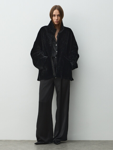 Женская шуба  MAISON DAVID, Артикул ODRI_ASTR, черный | 5013305. Ракурс 2