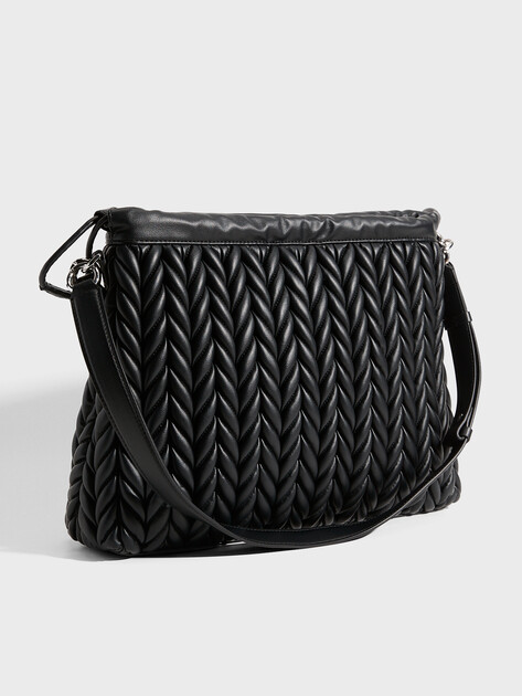 Женская сумка KARL LAGERFELD k/weave md drawstr shb chain, Артикул B2W30033, черный | 5013766. Ракурс 3 Женская сумка KARL LAGERFELD k/weave md drawstr shb chain, Артикул B2W30033, черный | 5013766. Ракурс 3
