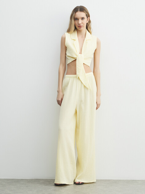 Женские широкие брюки из муслина MAISON DAVID, Артикул BLN920, сливочный | 5017079. Ракурс 2