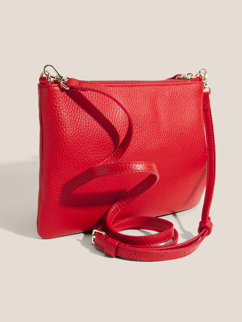 Кросс-боди COCCINELLE MINI BAG GRAINED LEATHER / NOI, Артикул E5 MMA 55 F5 01, красный | 5021018. Ракурс 3 Кросс-боди COCCINELLE MINI BAG GRAINED LEATHER / NOI, Артикул E5 MMA 55 F5 01, красный | 5021018. Ракурс 3