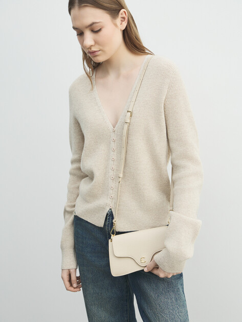 Кросс-боди COCCINELLE HI-TECH ACCESSORIES GRAINED LE, Артикул E5 SSL 27 01 01, светло-бежевый | 5021261. Ракурс 5