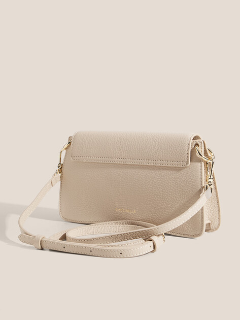 Кросс-боди COCCINELLE HI-TECH ACCESSORIES GRAINED LE, Артикул E5 SSL 27 01 01, светло-бежевый | 5021261. Ракурс 3