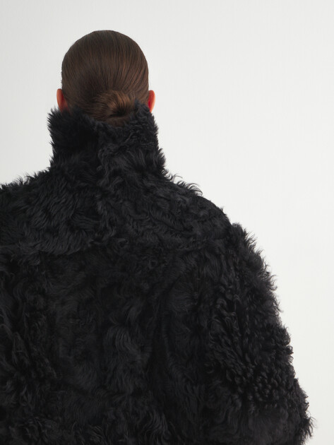 Женская дубленка  LUMIQUE, Артикул LUM W25-010, черный | 5033090. Ракурс 3