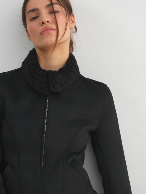Женская дубленка  LUMIQUE, Артикул LUM W25-009F_WS, черный | 5033096. Ракурс 5