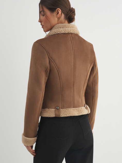 Женская дубленка  LUMIQUE, Артикул LUM W25-009F_WS, серовато-коричневый | 5033215. Ракурс 4