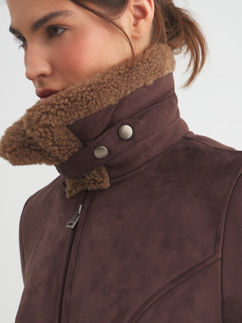 Женская дубленка  LUMIQUE, Артикул LUM W25-009F_WS, шоколадный | 5033221. Ракурс 3
