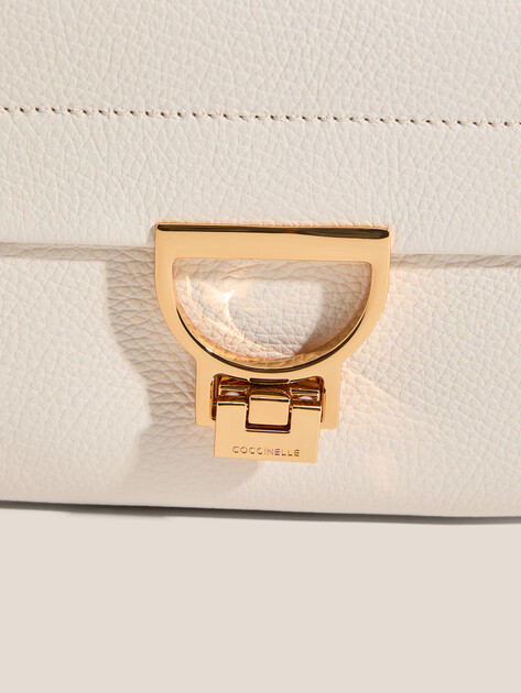 Женская сумка  COCCINELLE HANDBAG GRAINED LEATHER, Артикул E1 MD5 19 03 01, молочно-белый | 5033836. Ракурс 2