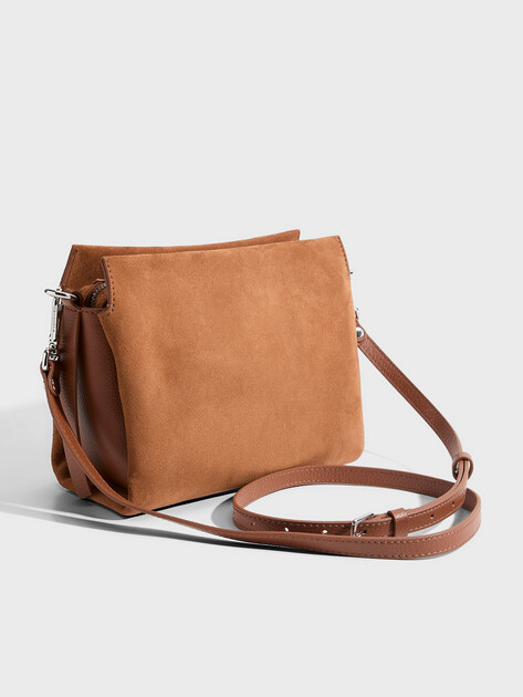 Женская сумка COCCINELLE HANDBAG SUEDE LEATHER/GRAINED, Артикул E1 P6P 58 01 01, светло-коричневый | 5033850. Ракурс 3 Женская сумка COCCINELLE HANDBAG SUEDE LEATHER/GRAINED, Артикул E1 P6P 58 01 01, светло-коричневый | 5033850. Ракурс 3