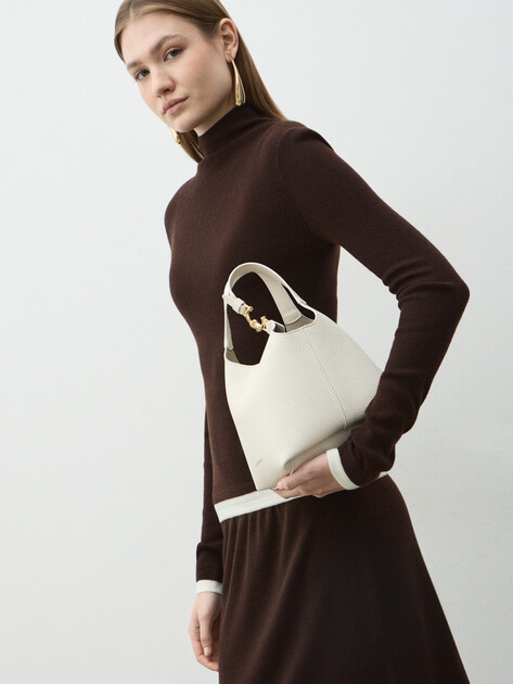 Женская сумка  COCCINELLE HANDBAG GRAINED LEATHER, Артикул E1 SHA 58 01 01, молочно-белый | 5034056. Ракурс 5