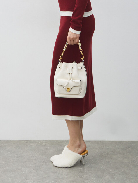 Женская сумка  COCCINELLE HANDBAG GRAINED LEATHER, Артикул E1 TFK 23 03 01, молочно-белый | 5034091. Ракурс 5