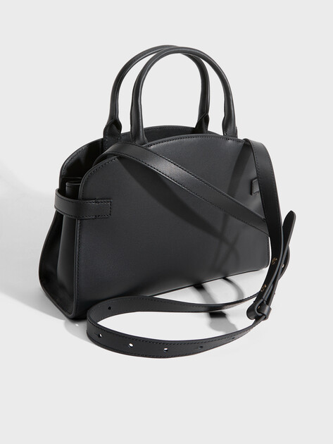 Женский тоут COCCINELLE HANDBAG SMOOTH LEATHER, Артикул E1 TLA 18 02 01, черный | 5034104. Ракурс 3