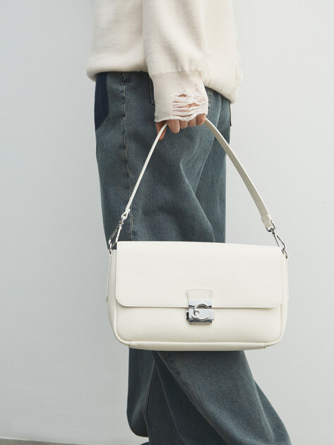 Женская сумка  COCCINELLE HANDBAG GRAINED LEATHER, Артикул E1 U4K 12 01 02, молочно-белый | 5034566. Ракурс 5