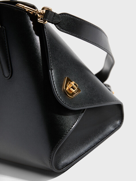 Женский тоут COCCINELLE HANDBAG CALF SMOOTH LEATHER, Артикул E1 U7K 18 02 01, черный | 5034608. Ракурс 2