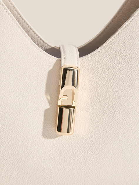 Женская сумка  FURLA, Артикул FURLA GOCCIA S HOBO, белый | 5047376. Ракурс 2