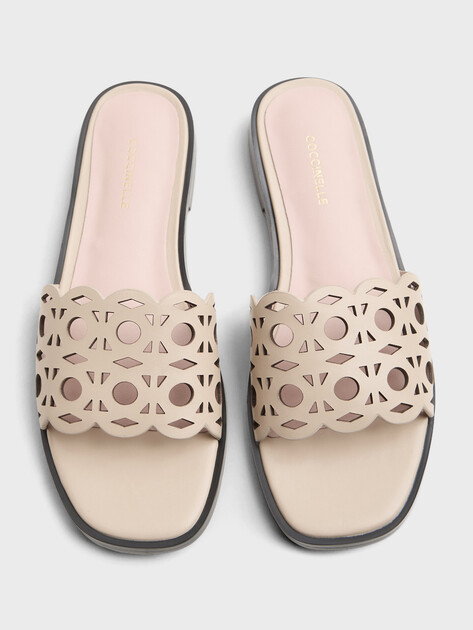Женские шлепанцы COCCINELLE SLIDE SMOOTH LEATHER, Артикул E4 U94 17 02 01, пыльно-бежевый | 5048615. Ракурс 4