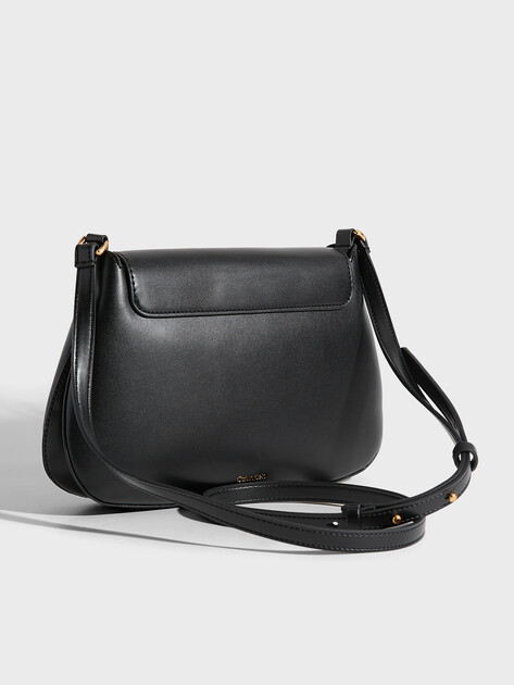 Женская сумка CALVIN KLEIN, Артикул LV04F3401G(K), черный | 5049247. Ракурс 3 Женская сумка CALVIN KLEIN, Артикул LV04F3401G(K), черный | 5049247. Ракурс 3