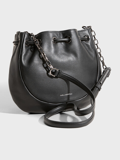 Женская сумка  KARL LAGERFELD k/autograph sm bucket cb, Артикул B3W30052, черный | 5052309. Ракурс 3