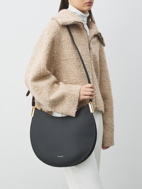 Женская сумка  COCCINELLE HANDBAG DOUBLE GRAINY LEATHER, Артикул E1 QKF 13 01 01, черный | 5054270. Ракурс 5