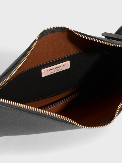 Женская сумка  COCCINELLE HANDBAG DOUBLE GRAINY LEATHER, Артикул E1 QKF 13 01 01, черный | 5054270. Ракурс 4