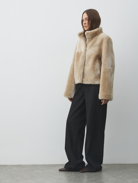 Женская шуба  MAISON DAVID, Артикул CATARINA_STR, серовато-бежевый | 5056458. Ракурс 2