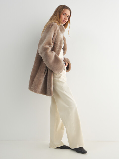 Женская шуба  MAISON DAVID, Артикул FEFE_STR, пыльно-бежевый | 5058843. Ракурс 2