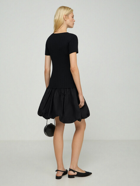 Женское платье KARL LAGERFELD fabric mix balloon dress, Артикул B3W13015, черный | 5059709. Ракурс 4 Женское платье KARL LAGERFELD fabric mix balloon dress, Артикул B3W13015, черный | 5059709. Ракурс 4
