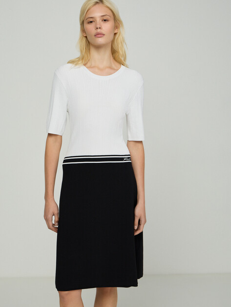 Женское платье KARL LAGERFELD logo knit dress, Артикул B3W13039, белый | 5059956. Ракурс 4 Женское платье KARL LAGERFELD logo knit dress, Артикул B3W13039, белый | 5059956. Ракурс 4