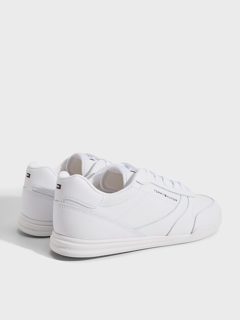 Мужские кеды TOMMY HILFIGER LOPRO CUP LEATHER, Артикул FM0FM05677, белый | 5063717. Ракурс 5 Мужские кеды TOMMY HILFIGER LOPRO CUP LEATHER, Артикул FM0FM05677, белый | 5063717. Ракурс 5