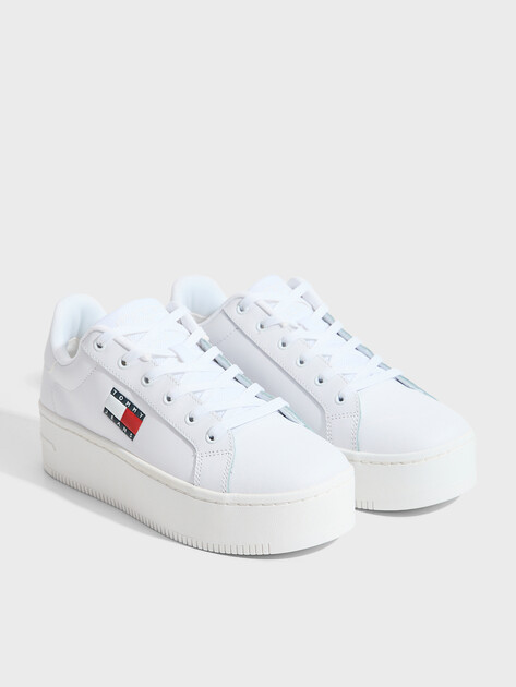 Женские кеды TOMMY JEANS TJW FLATFORM SNEAKER, Артикул EN0EN02932, белый | 5064061. Ракурс 2