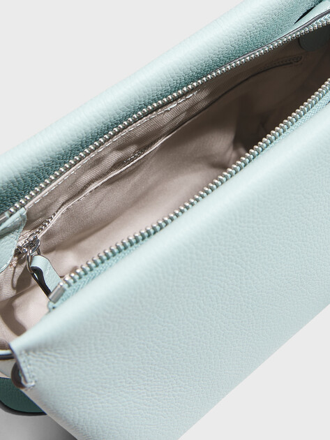 Женская сумка  COCCINELLE HANDBAG DOUBLE GRAINY LEATHER, Артикул E1 M50 58 01 02, зелено-голубой | 5065384. Ракурс 4