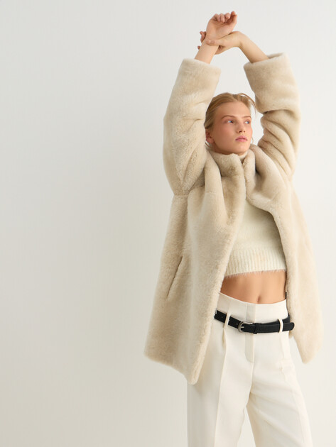 Женская шуба MAISON DAVID, Артикул FEFE_STR, серо-бежевый | 5068488. Ракурс 5 Женская шуба MAISON DAVID, Артикул FEFE_STR, серо-бежевый | 5068488. Ракурс 5