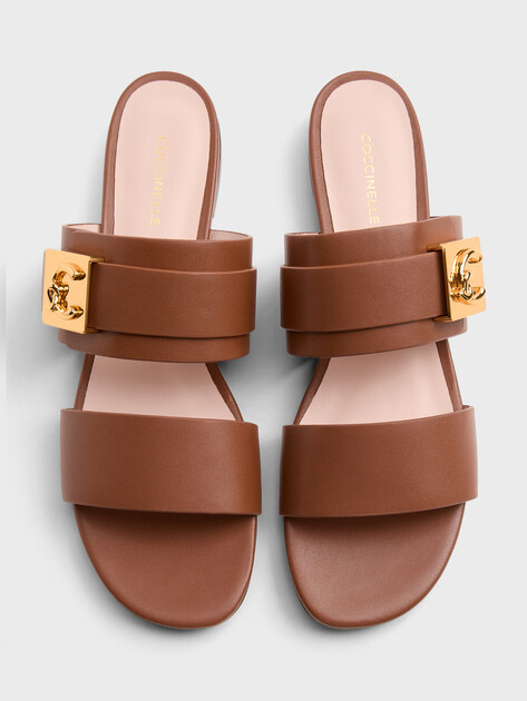 Женские шлепанцы COCCINELLE FLAT SANDAL COW LEATHER, Артикул E4 U7Q 17 01 01, светло-коричневый | 5073356. Ракурс 4 Женские шлепанцы COCCINELLE FLAT SANDAL COW LEATHER, Артикул E4 U7Q 17 01 01, светло-коричневый | 5073356. Ракурс 4