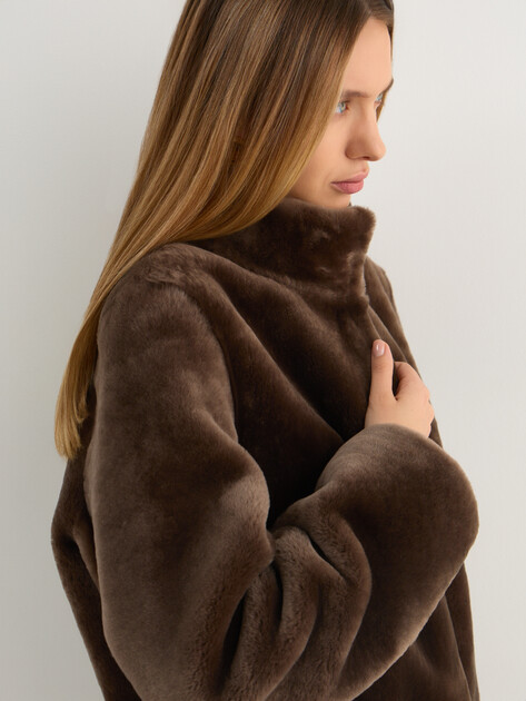 Женская шуба  MAISON DAVID, Артикул CATARINA_STR, пыльно-коричневый | 5074076. Ракурс 3