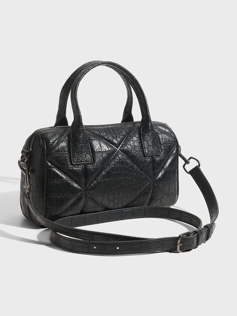 Женская сумка  LOVE MOSCHINO EMBOSSED Q CROCO, Артикул JC4034PP FW26, черный | 5077314. Ракурс 3