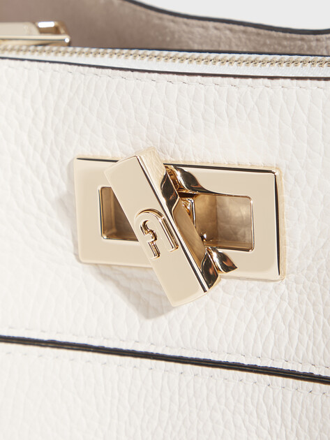 Женская сумка FURLA, Артикул FURLA AMELIA M BUCKET BAG, молочно-белый | 5079575. Ракурс 2 Женская сумка FURLA, Артикул FURLA AMELIA M BUCKET BAG, молочно-белый | 5079575. Ракурс 2