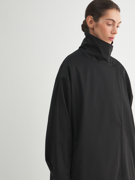 Женский плащ LUMIQUE, Артикул LUM W25-029, черный | 5084596. Ракурс 2