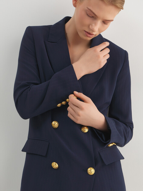 Женский пиджак MARCIANO BY GUESS NICLA DOUBLE BREASTED BLAZER, Артикул 6RGN107438A, темно-синий | 5089678. Ракурс 3 Женский пиджак MARCIANO BY GUESS NICLA DOUBLE BREASTED BLAZER, Артикул 6RGN107438A, темно-синий | 5089678. Ракурс 3