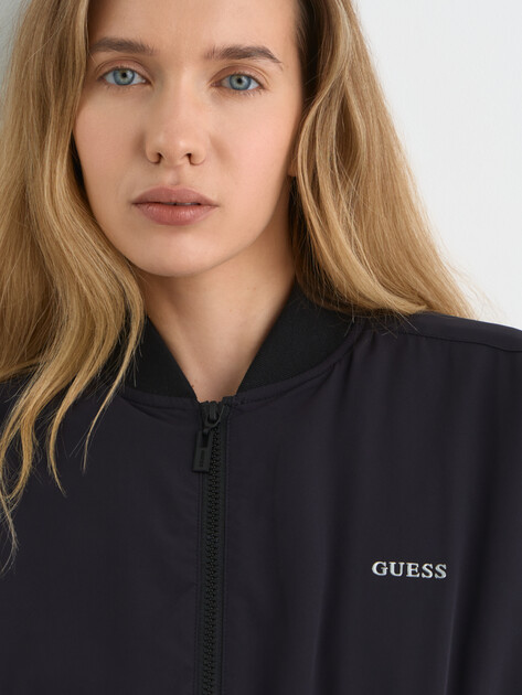 Женский бомбер GUESS, Артикул V6RL07WL232, черный | 5090151. Ракурс 3