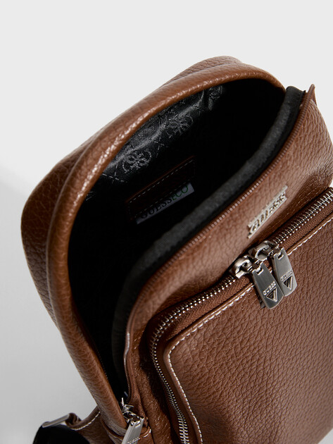 Мужской рюкзак GUESS BOSTON CROSSOVER, Артикул HMBOGSP6226, темно-коричневый | 5094183. Ракурс 4