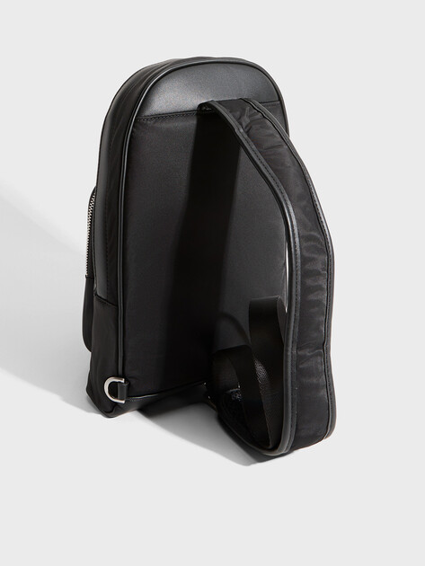 Мужской рюкзак GUESS MILANO BACKPACK CROSSOVER, Артикул HMMINYP6302, черный | 5094195. Ракурс 3