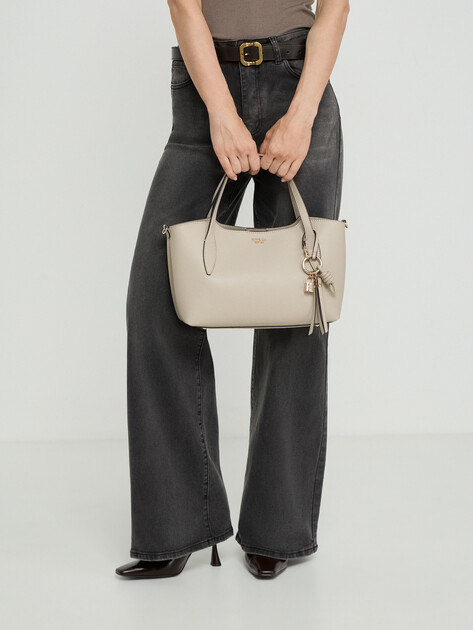 Женский тоут GUESS MELODY 2 IN 1 SATCHEL, Артикул HWBG9735060, серо-бежевый | 5094229. Ракурс 5