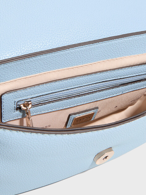 Женская сумка через плечо кросс-боди GUESS ISOLA CONVERTIBLE XBODY FLAP, Артикул HWBG9905210, голубой | 5094281. Ракурс 4