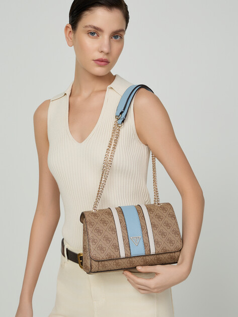 Женская сумка  GUESS NOELLE II CNVRTBLE XBODY FLAP, Артикул HWBS9672210, темно-бежевый | 5094287. Ракурс 5