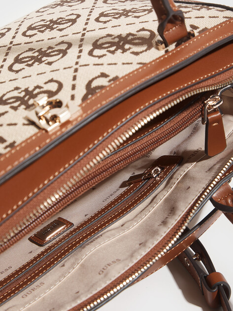 Женский тоут GUESS AUDREY LOGO GIRLFRIEND SATCHEL, Артикул HWJG9755070, бежевый | 5094319. Ракурс 4