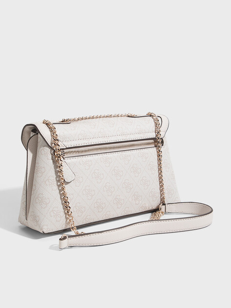 Женская сумка GUESS LINDSEY CONVERTIBLE XBODY FLAP, Артикул HWSG9749210, молочно-бежевый | 5094409. Ракурс 3 Женская сумка GUESS LINDSEY CONVERTIBLE XBODY FLAP, Артикул HWSG9749210, молочно-бежевый | 5094409. Ракурс 3